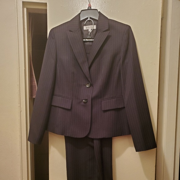 Kasper Pinstripe suit 2 piece 8/8P - Picture 1 of 5